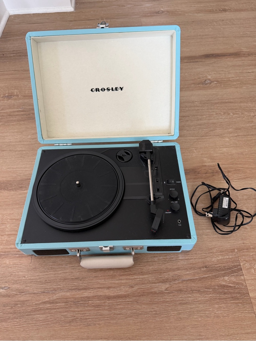 Crosley Portable Suitcase Turntable / Record Player in Light Blue and Black